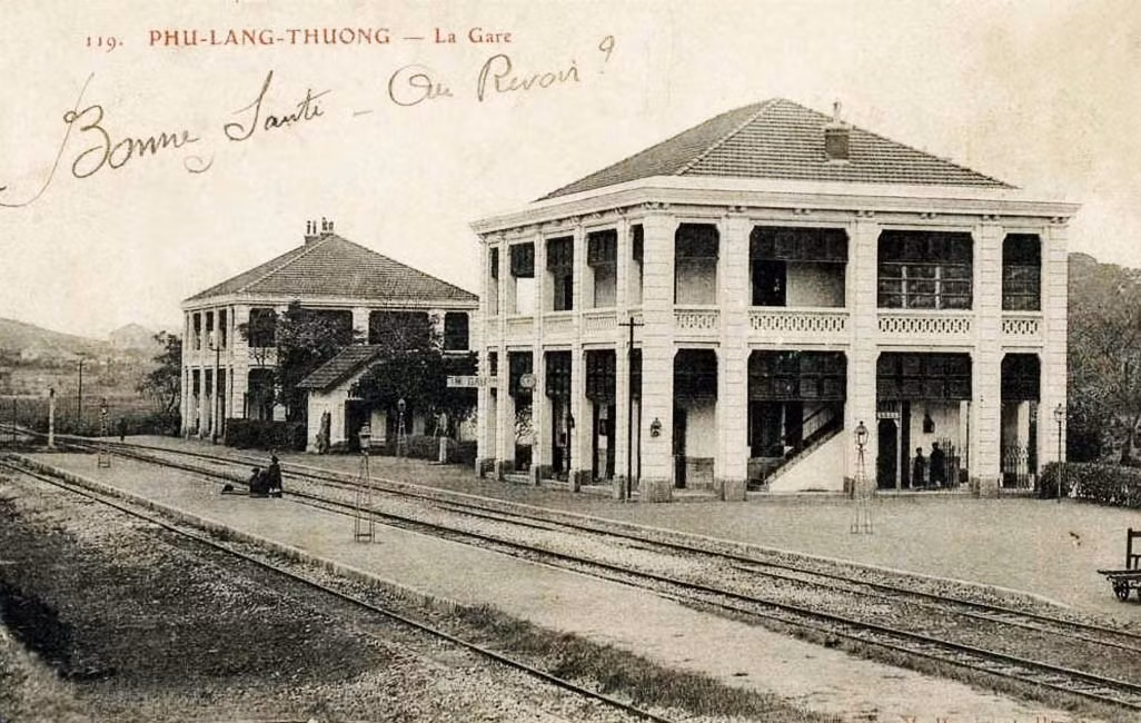Nhà ga Phủ Lạng Thương đầu thế kỷ 20.