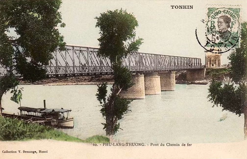 Một hình ảnh khác về cầu đường sắt.