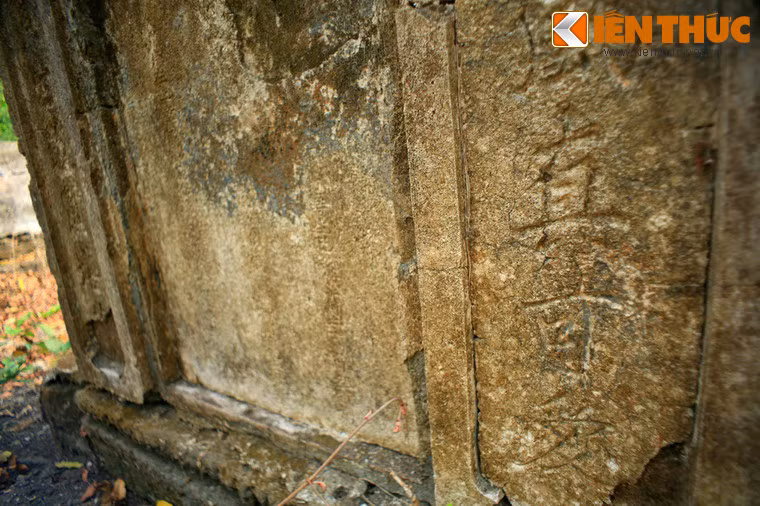 Ngay lập tức, vua Gia Long nổi trận lôi đình. Quá giận, nhà vua không còn coi trọng những ân tình ngày trước. Ông đã ban hình phạt nặng nề và tàn nhẫn nhất dành cho gia tộc họ Lê: lệnh tru di tam tộc, tịch thu toàn bộ gia sản của dòng họ Lê Phước. Cả dòng họ tưởng chừng đến thời vinh hiển, phút chốc bị xóa sổ.