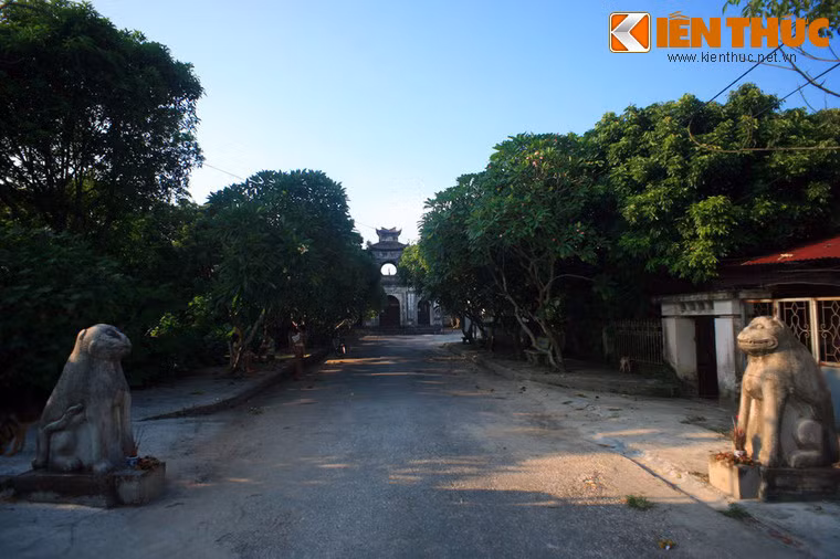 Kham pha Van mieu Xich Dang noi danh Pho Hien