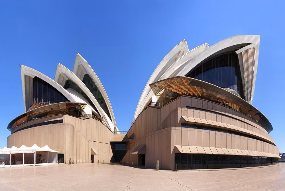 Năm 2007, chỉ 34 năm sau khi khánh thành, Nhà hát Opera Sydney đã được UNESCO công nhận là di sản thế giới.