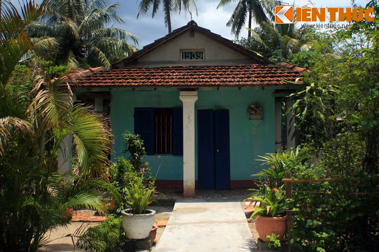 Những ngôi nhà nằm trong không gian êm đềm của cây xanh, nắng và gió chan hòa của vùng đất miền biển, như một ngôi làng thơ mộng. Ít ai có thể nghĩ rằng đây là trung tâm điều trị một trong những căn bệnh quái ác nhất của con người trong thế kỷ 20.