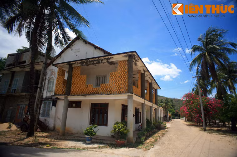 Từ năm 1932 đến 1958, chừng 250 ngôi nhà dành cho bệnh nhân phong lần lượt được xây dựng tại nơi đây.