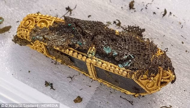 Đổi lại, người phát hiện sẽ nhận được 2,6 triệu USD. Đây là số tiền phản ánh giá trị thực của khối cổ vật trên thị trường.