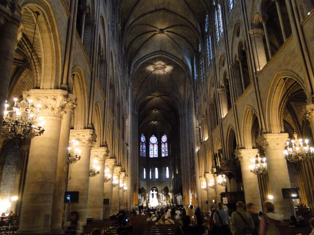 Đến nay, nhà thờ Đức Bà vẫn giữ được nét cổ kính, là nơi sinh hoạt tâm linh, gắn liền với đời sống của người dân cùng du khách. Ảnh: Phạm Ngọc Quang/Flickr.