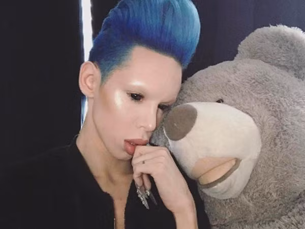 Một số hình ảnh không tưởng khác của Vinny.