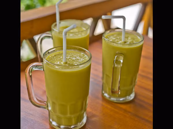 Nước mía cũng chứa kali, do đó rất tốt cho hệ tiêu hóa của bạn. Nước mía cũng ngăn ngừa nhiễm trùng dạ dày.