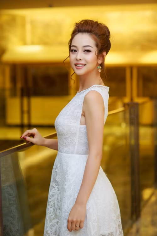 Sau khi sinh con thu 3, Jennifer Pham ngay cang quyen ru-Hinh-4