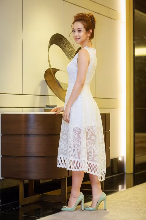 Sau khi sinh con thu 3, Jennifer Pham ngay cang quyen ru