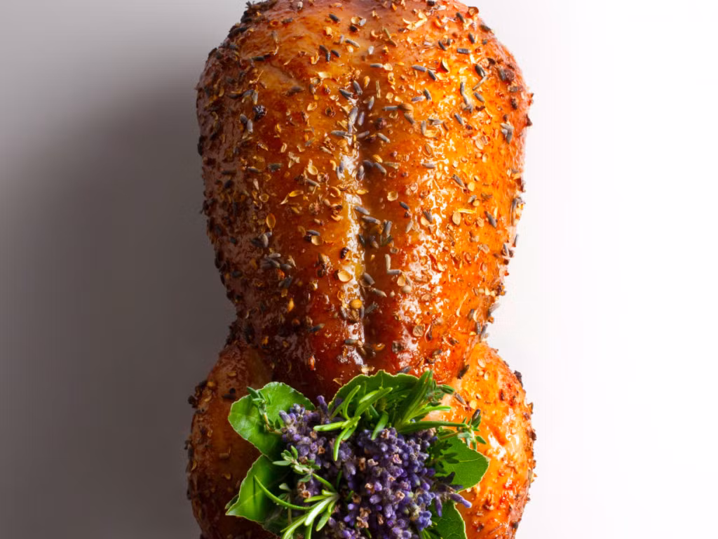 Eleven Madison Park, New York, Mỹ: Nhà hàng sang chảnh này có thực đơn 11 món, trong đó có những món ăn nổi tiếng nhất của họ trong 11 năm qua. Giá của thực đơn này là 295 USD một khách, chưa kể đồ uống.