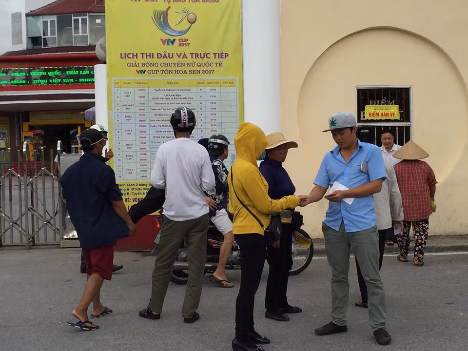 "Phe ve" het gia, nguoi ham mo bong chuyen choang vang-Hinh-5