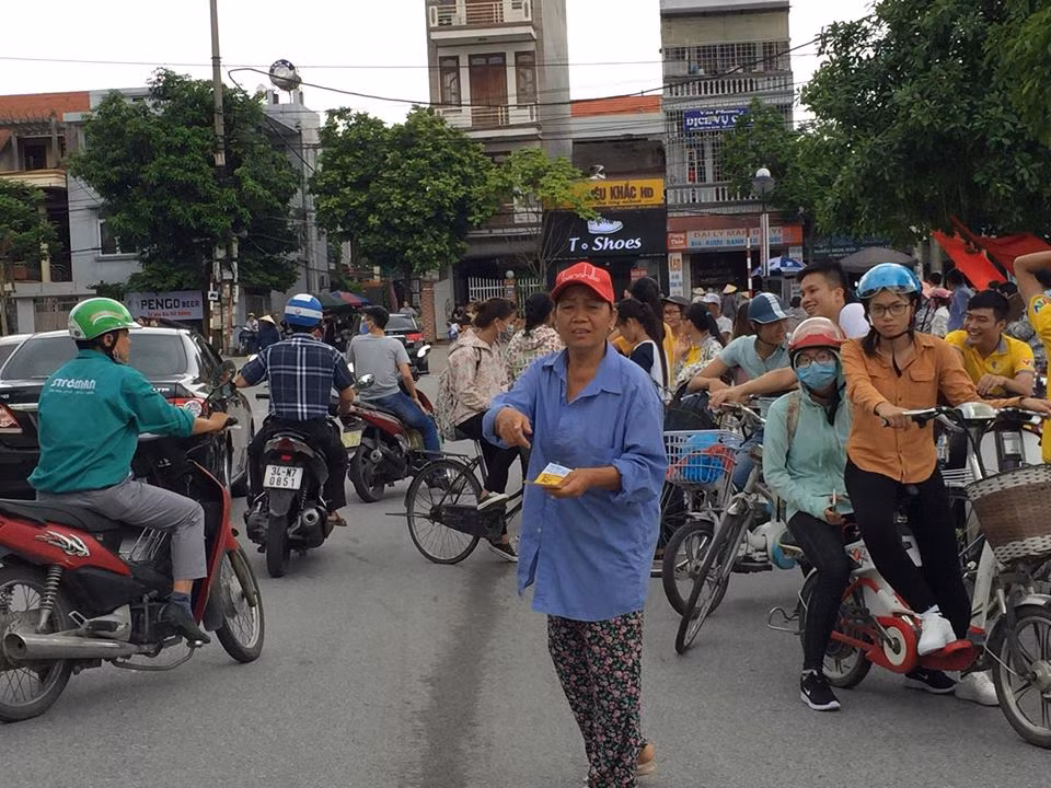 "Phe ve" het gia, nguoi ham mo bong chuyen choang vang-Hinh-9