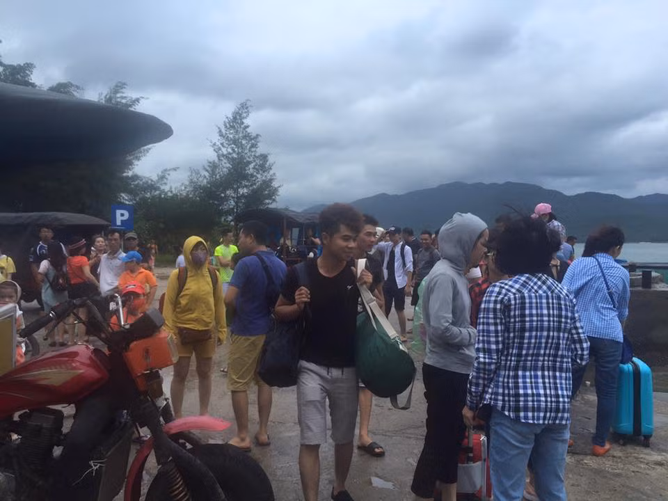 Do bao so 2, hon 3.000 khach “mac ket” tai dao Co To-Hinh-3