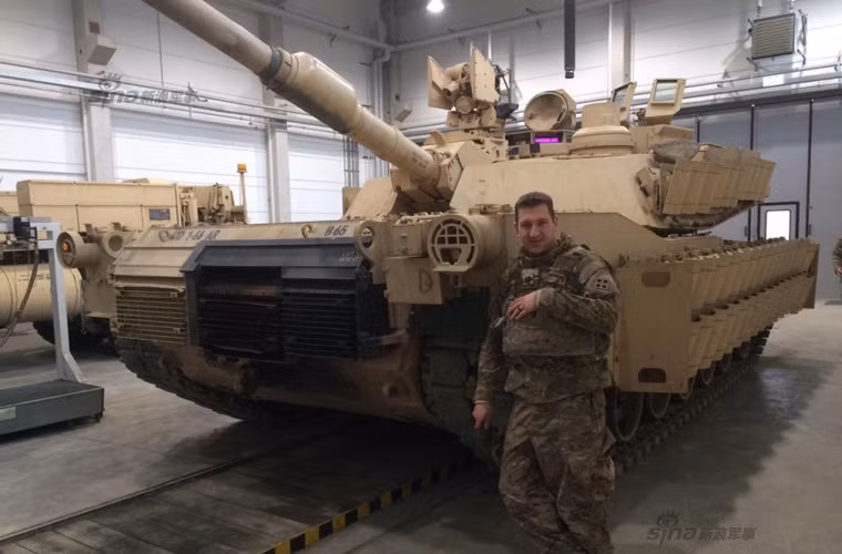 Với các nâng cấp này, người Mỹ tự hào M1A2 SEP Abrams lại trở thành một trong những loại xe tăng có giáp bảo vệ tốt nhất thế giới hiện nay. Giáp tăng cường đem lại sự an toàn cho xe tăng trước các vũ khí chống tăng cá nhân RPG, tên lửa chống tăng, thiết bị nổ tự tạo, mìn chống tăng… Nguồn ảnh: Sina