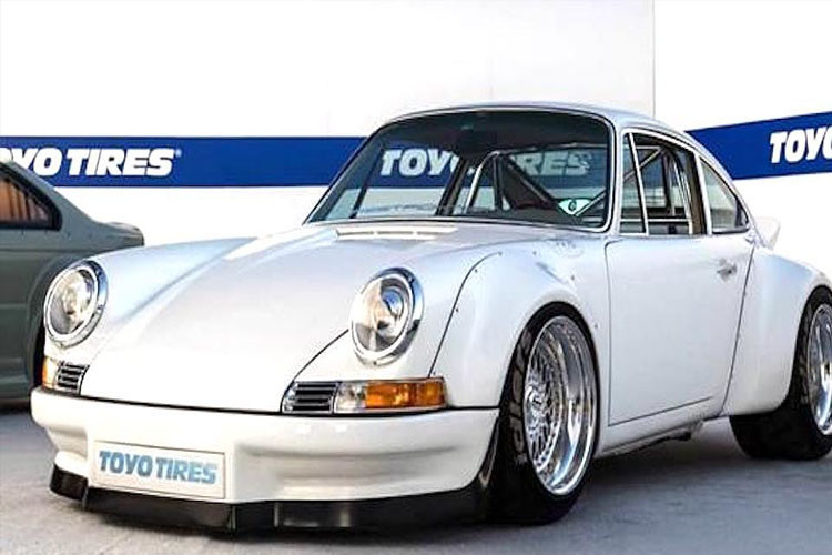 EV West đã cung cấp động cơ điện lấy từ xe Tesla, cùng với giải pháp pin và bộ điều khiển của hãng cho dự án E-RWB. Bản độ này sau đó cũng được đặt tên là E-RWB.