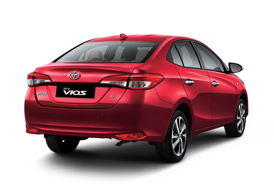 Cụm đèn hậu là điểm nhấn không thể bỏ qua của Toyota Vios 2018, chỉ có thể nói là quá đẹp, quá tinh tế cho thiết kế cụm đèn hậu. Cụm đèn hậu của Toyota Vios 2018 sử dụng bóng dạng LED mang lại ánh sáng cường độ cao, độ bền lớn.