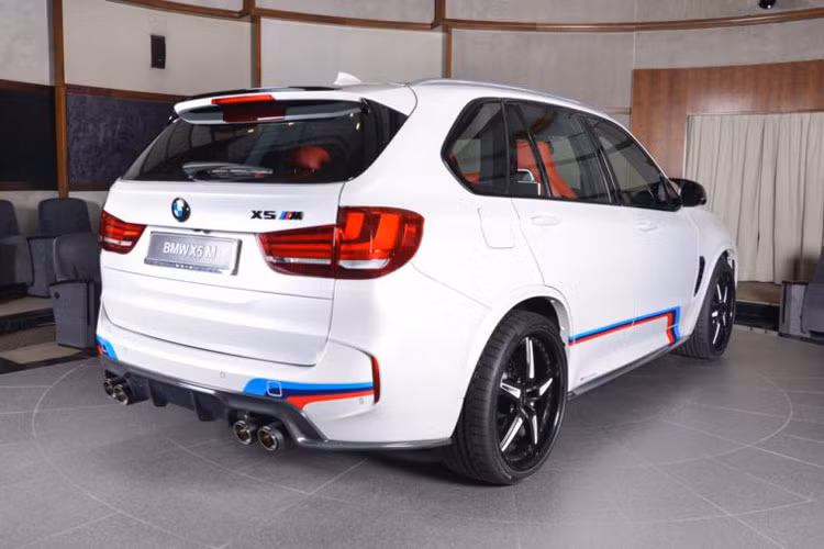 Dù BMW X5 M-Series thế hệ mới sắp nhưng chắc hẳn bản độ này vẫn thu hút sự chú ý đặc biệt của những tín đồ yêu mẫu xe này.