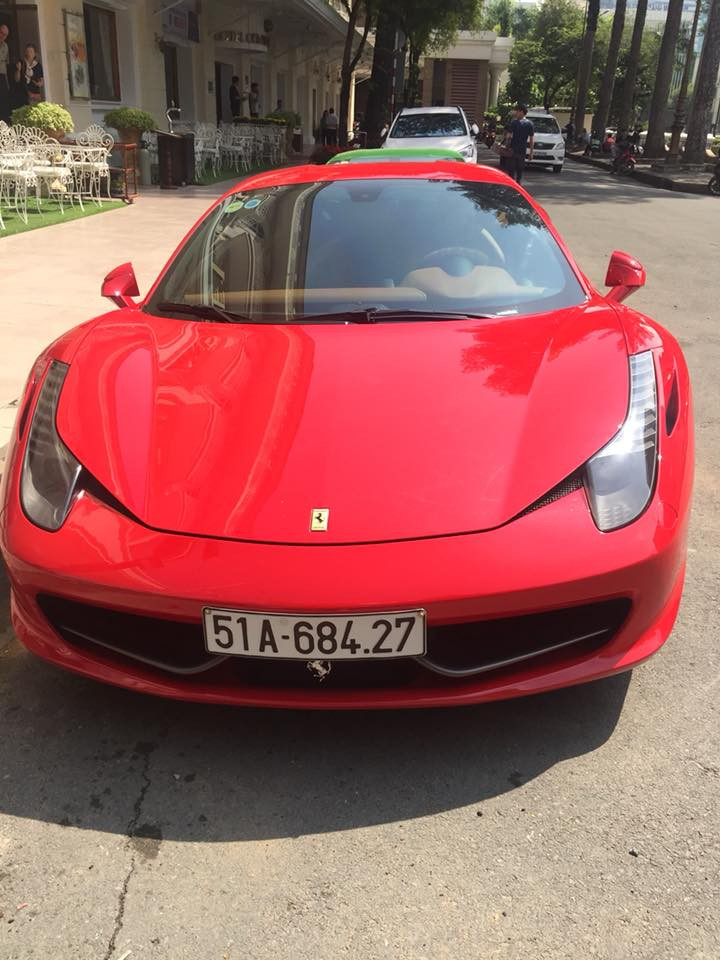 Được biết, chiếc siêu xe Ferrari 458 Italia màu đỏ tuyệt đẹp này hiện đang chờ body kit độ Limited Edition 458 của hãng độ Misha Designs về nước để chủ nhân độ lại.