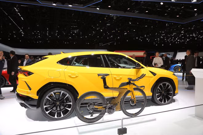 Theo tiết lộ của hãng, Lamborghini Cervélo P5X sẽ chỉ được sản xuất với số lượng giới hạn 25 chiếc. Chiếc xe là thành quả hợp tác của Lamborghini và hãng chuyên sản xuất xe đạp đua tốc độ cao Cervelo Cycles.