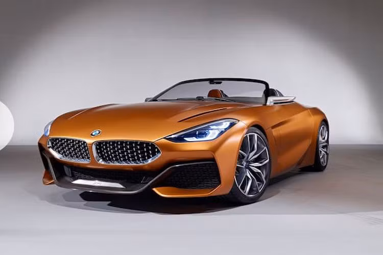 Hình ảnh mới nhất này cho thấy BMW Z4 phiên bản 2019 có thiết kế không khác nhiều so với bản concept được giới thiệu trước đó. Tuy nhiên theo nhiều đánh giá, BMW Z4 2019 sở hữu tấm lưới tản nhiệt hình quả thận kép mảnh và rộng hơn, cùng các đèn pha góc cạnh, sắc sảo, các hốc hút gió bên dưới nhỏ hơn đáng kể so với xe concept.