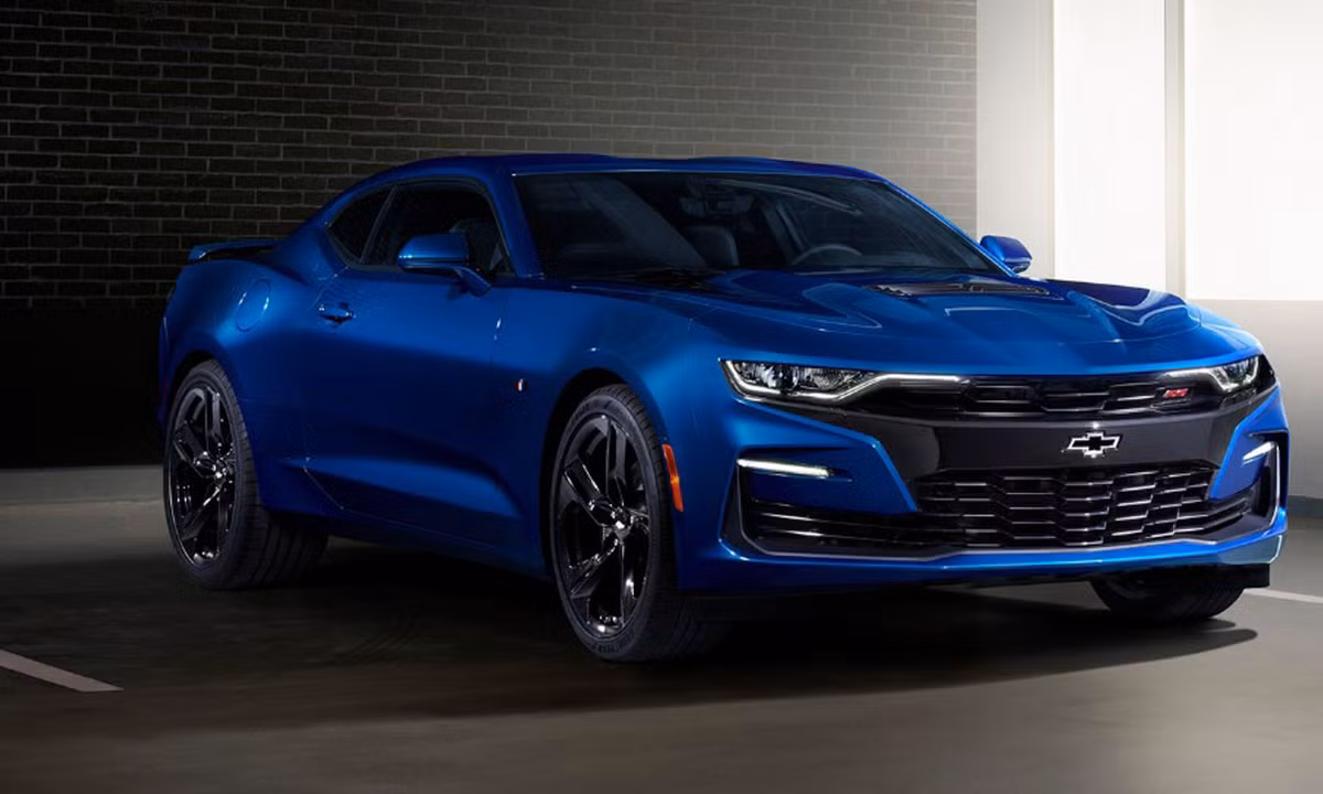 Bản nâng cấp facelift thế hệ thứ 6 cho dòng xe cơ bắp Chevrolet Camaro 2019 mới vừa chính thức giới thiệu đến người tiêu dùng. Chevrolet Camaro 2019 gây ấn tượng với thiết kế gân guốc rất đẹp mắt.