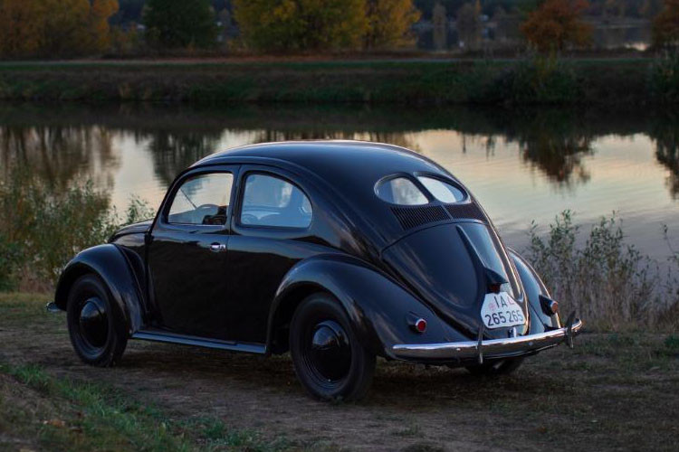 Tuy nhiên, nhìn hiện trạng xe mới tinh hiện tại ít ai biết rằng nó đã từng được phục chế từ chiếc Volkswagen Beetle nguyên bản cũ kĩ, hoen gỉ không khác gì đồng nát.