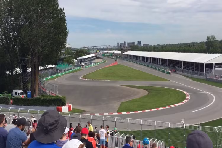 Đây còn là nơi tổ chức nhiều giải đua lớn như đua xe đạp, sự kiện đi bộ, chạy bộ hay trượt ván, pa-tanh.