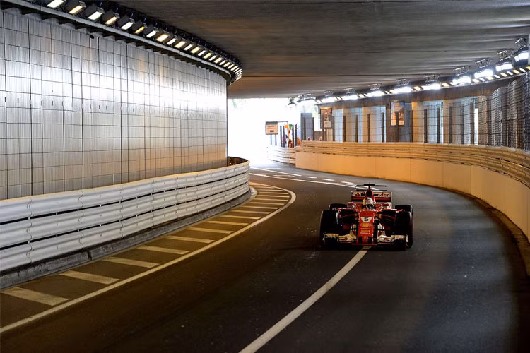 Không chỉ vạy, đường hầm tại đường đua F1 Monaco cũng là nơi hay xảy ra tai nạn nhất.