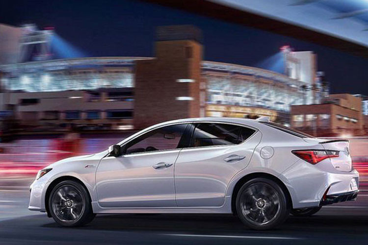 Có đến 5 màu sắc ngoại thất mới cho ILX 2019 bao gồm: Platinum White Pearl (trắng ngọc trái), Majestic Black Pearl (đen ngọc trai), Performance Red Pearl (đỏ ngọc trai), Canyon Bronze Metallic (đồng ánh kim) và màu Apex Blue Pearl (xanh ngọc trai) cho người tiêu dùng lựa chọn.