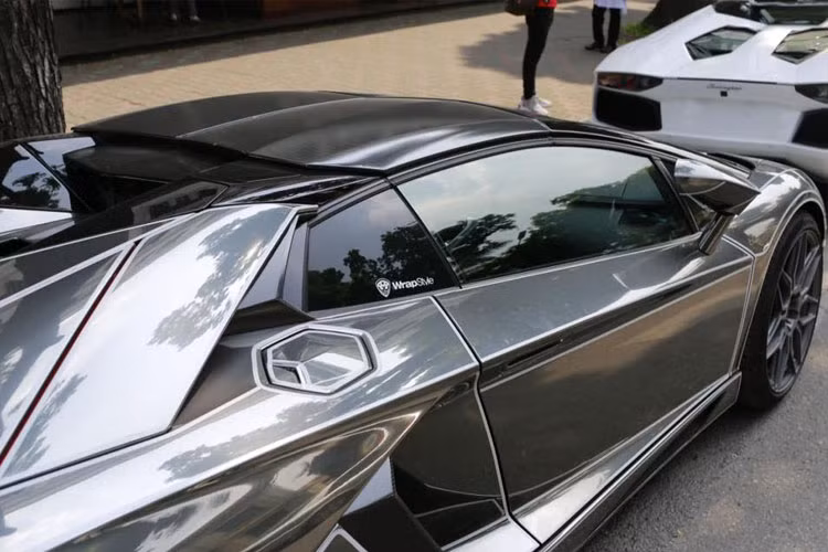 Trước đó nó cũng được chủ nhân cũ độ lại ống xả của IPE.