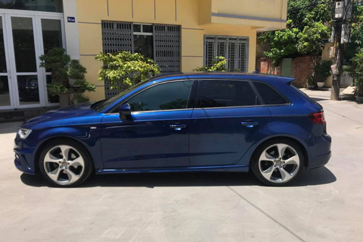 Chiếc xe sang Audi A3 Sportback mang biển số Hải Phòng trong bài viết này thuộc phiên bản 2014, sản xuất năm 2013 và được nhập khẩu từ Đức.
