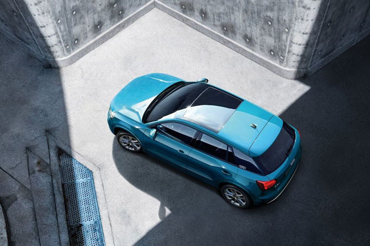 Biến thể cao cấp của mẫu xe này còn đi kèm cửa sổ trời toàn cảnh Panorama.