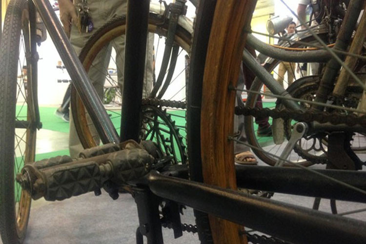 Tất cả các bộ phận trên xe đều đã hoen gỉ nhuốm màu thời gian. Tuy nhiên, chúng vẫn luôn khiến giới chơi xe khao khát sở hữu.