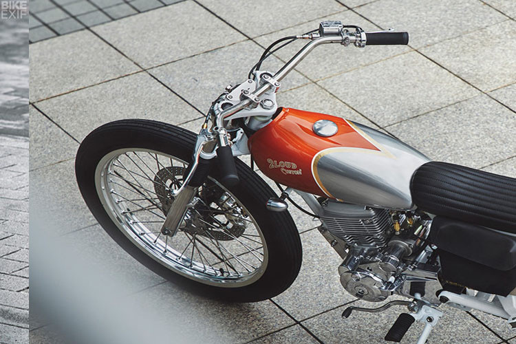 Theo đó, Trước hết, hệ thống phanh trước được nâng cấp với calip 4 piston của RPM, đĩa đường kính 300 mm và xylanh cái Brembo nhằm đảm bảo chiếc xe máy của hãng SYM có thể dừng kịp thời trong mọi tình huống khi hiệu suất của xe được tăng lên.