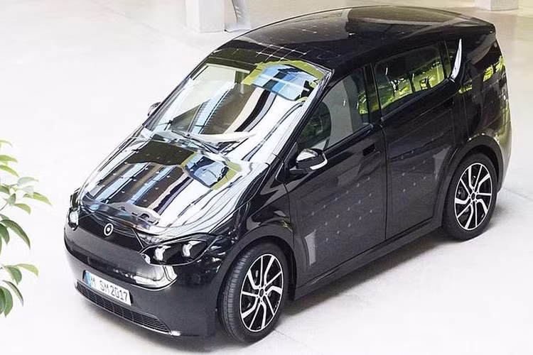 Thiết kế xe khá nhỏ gọn. Bộ máy vận hành của xe là khối động cơ điện có công suất 80kW, khả năng chịu tải của xe là 750kg.