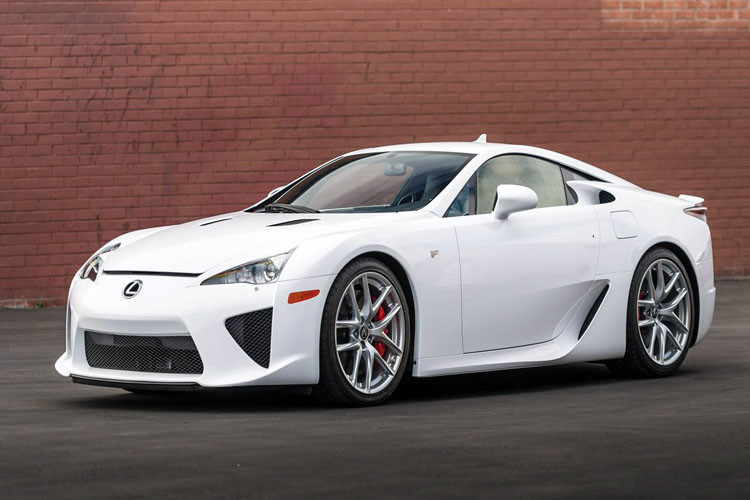 Đây là một trong 500 chiếc xe LFA được Lexus sản xuất giới hạn trong khoảng thời gian ngắn từ năm 2010 - 2012. LFA được biết đến là mẫu siêu xe đầu tiên của thương hiện Lexus chính vì thế đợt đấu giá sắp tới hứa hẹn sẽ thu hút nhiều tín đồ mê xe của thương hiệu này.