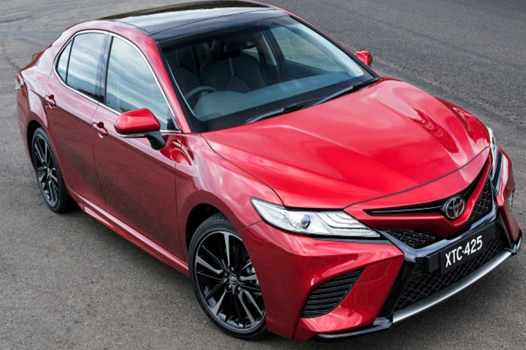 So với những mẫu xe tiền nhiệm, mẫu xe Toyota Camry 2019 mới này sở hữu thiết kế sang trọng, khỏe khoắn hơn rất nhiều.