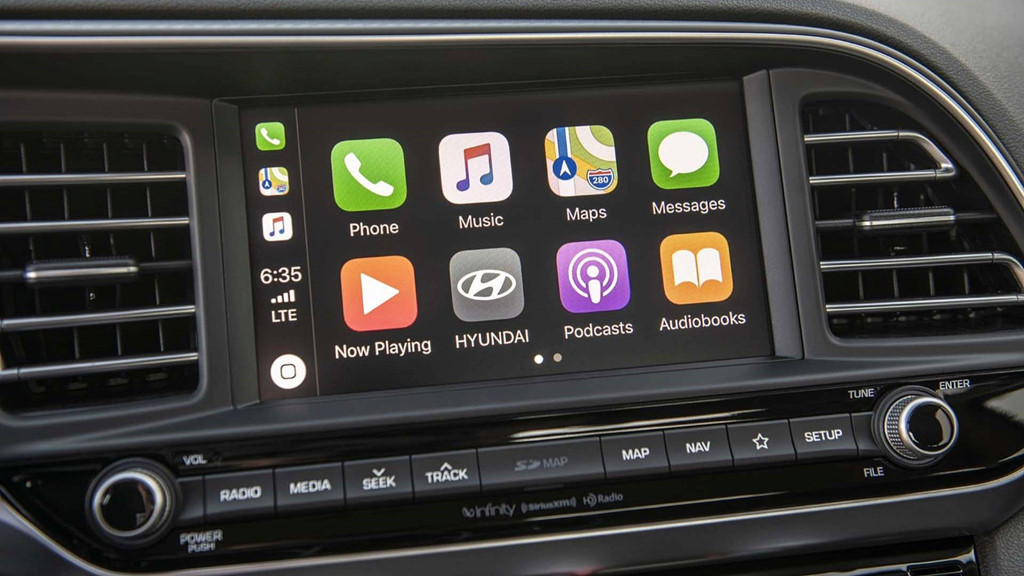 Màn hình cảm ứng 8 inch cho tốc độ xử lý nhanh hơn và tương thích với Apple CarPlay và Android Auto cũng như bản đồ HERE HD Traffic. Tính năng sạc không dây chuẩn Qi là một tùy chọn trên Elantra 2019.