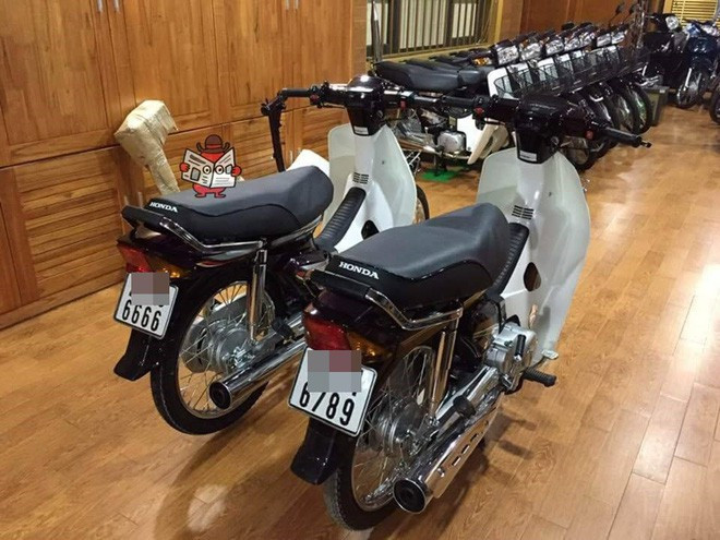 Khá nhiều chiếc trong dàn xe máy khủng này có biển số siêu đẹp và thuộc dạng hàng hiếm trên thị trường hiện nay bởi nó được giữ nguyên bản.