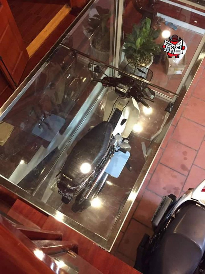 Một vài chiếc có thể là hàng đặc biệt và được trưng trong tủ kính.