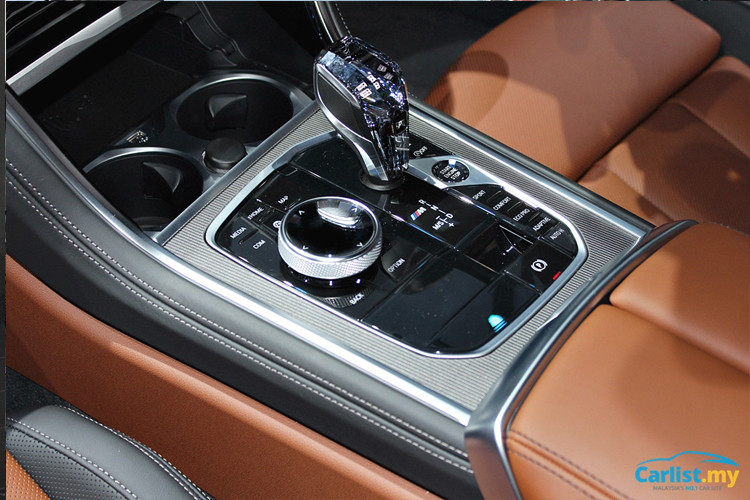 Tại thị trường Thái Lan, BMW 8-Series Coupe 2019 có 1 phiên bản là M850i xDrive Coupe M Performance. BMW M850i xDrive Coupe M Performance 2019 được trang bị động cơ xăng V8, dung tích 4,4 lít, sản sinh công suất tối đa 530 mã lực và mô-men xoắn cực đại 750 Nm.