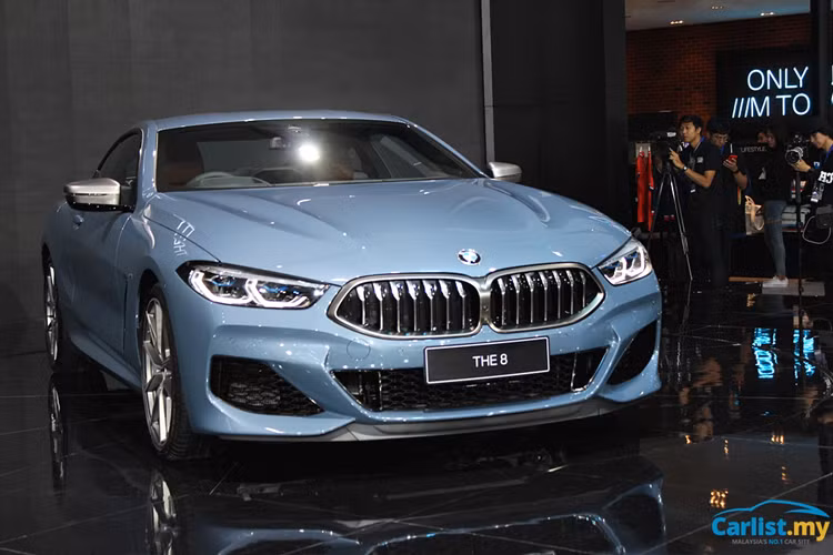 Được đánh giá là mẫu xe hạng sang đầu bảng của thương hiệu BMW, tại thị trường Thái Lan, BMW 8-Series Coupe 2019 có 1 phiên bản là M850i xDrive Coupe M Performance.