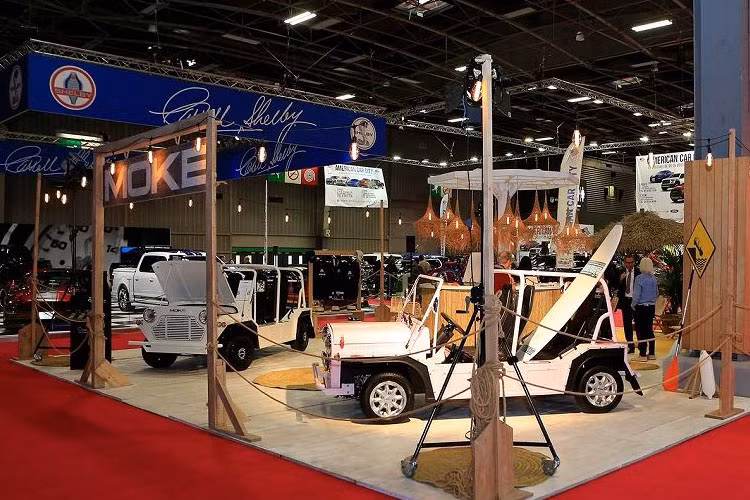 Gian hàng của Moke tại triễn lãm Paris Motor Show 2018 khá nhộn nhịp.