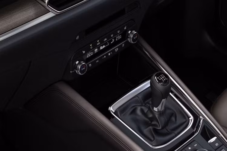 Phiên bản nâng cấp giữa vòng đời này được trang bị động cơ xăng tăng áp 4 xy-lanh thẳng hàng, dung tích 2,5 lít, sản sinh công suất 230 mã lực và mô-men xoắn 420 Nm, tương tự các mẫu CX-9 và Mazda6.