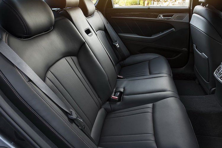 Mọi phiên bản của chiếc xe sẽ có sẵn hệ thống phanh tự động khẩn cấp với tính năng phát hiện người đi bộ, cảnh báo điểm mù, cảnh báo phương tiện băng qua phía sau đuôi xe, hỗ trợ giữ làn, cảnh báo chuyển làn, giữ ga tự động thông minh...