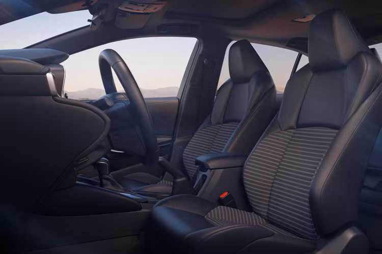 Hãng xe ôtô Toyota cũng hứa hẹn kiến trúc mới giúp nâng cao độ thoải mái khi lái xe, độ yên tĩnh và tính an toàn.