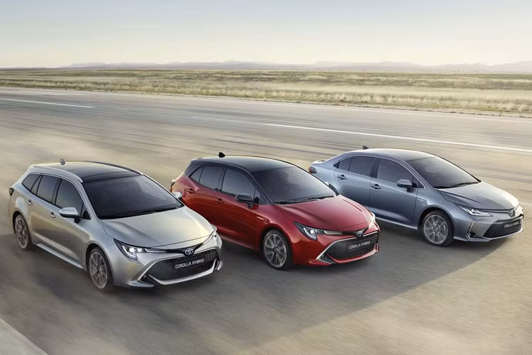 Tuy nhiên, theo tiết lộ từ hãng, không phải thị trường nào Toyota Corolla sedan 2020 cũng có bản cao cấp Prestige. Ở các thị trường như Bắc Mỹ, Trung Quốc (tên gọi là Levin), Nhật và một số thị trường khác sẽ có phiên bản Sporty.