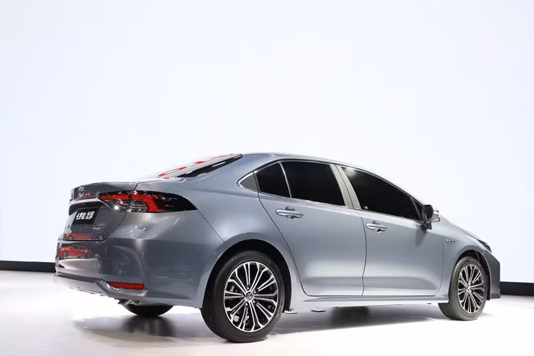 Chi tiết các thông số về động cơ vẫn chưa được bật mí. Nhưng người tiêu dùng cũng được cho biết xe sử dụng động cơ Dynamic Force 2.0l. Phiên bản hybrid cũng sẽ có mặt tại một số thị trường. Phiên bản Bắc Mỹ cũng có chung động cơ 2.0l, 4 xy lanh cho công suất 168 mã lực, mô-men xoắn 210 Nm.