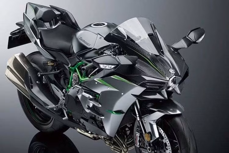  Kawasaki Ninja H2 2019 sắp ra mắt sẽ được trang bị động cơ có công suất tối đa 231 mã lực. Điều này giúp Kawasaki Ninja H2 2019 chính thức trở thành mẫu superbike thương mại mạnh nhất Thế giới, vượt qua Ducati Panigale V4.