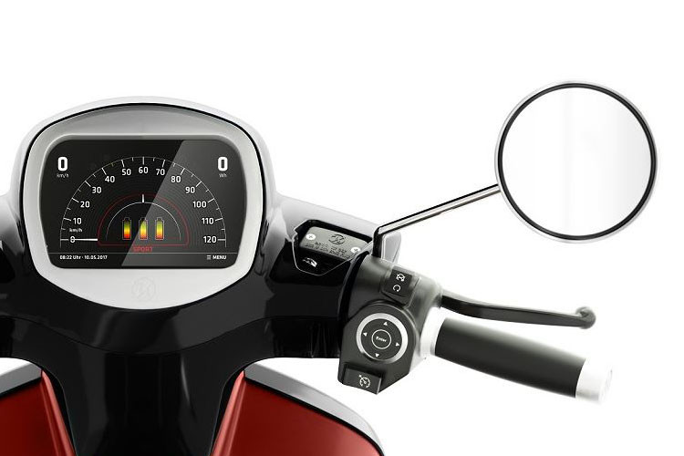 Mẫu xe máy chạy điện Kumpan 1954 Ri S được nâng cấp công suất 7kW, cho tốc độ tối đa lên đến 100km/h. Phần đầu xe thoạt nhìn khá giống thiết kế của những chiếc Vespa Piagio.